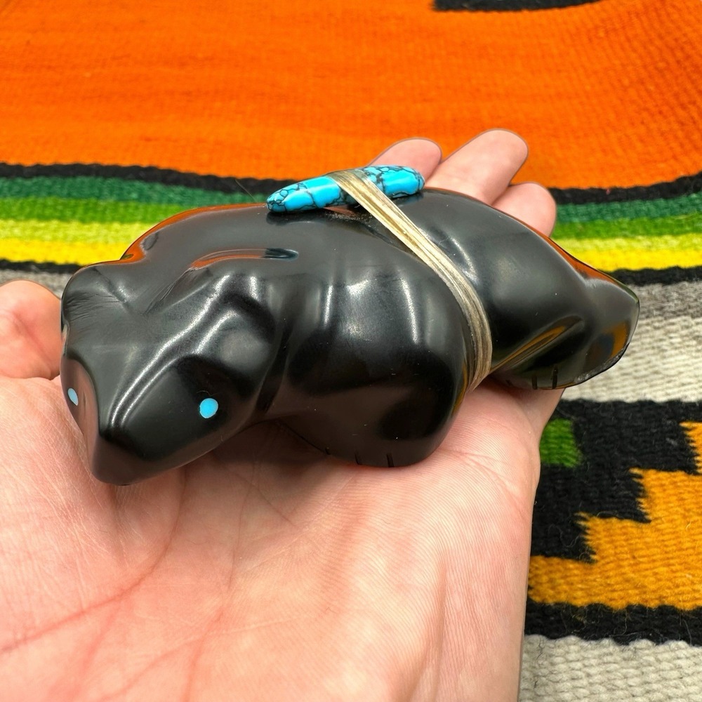 VTG Native American Zuni Jet Bear Fetish Carving Offering By Herbert Halate **